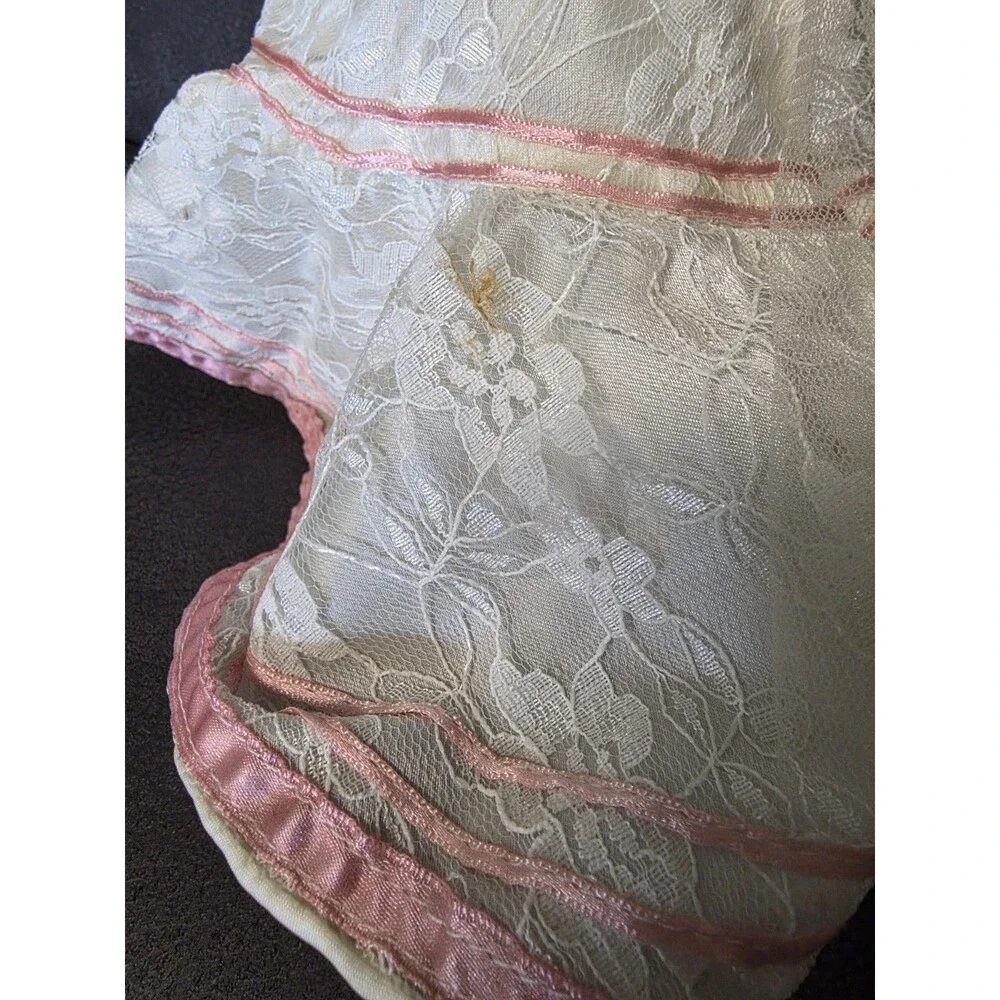 Seymour Mann Victorian Doll 17” White Pink Dress Connoisseur Collectio W/ Stand